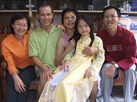 Grandparents with the family of Alvin, Jin and Robyn
